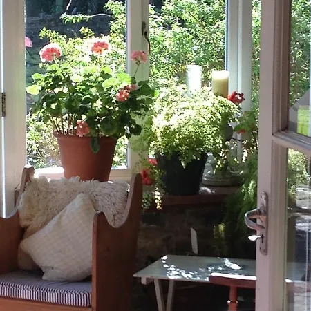 Willowhill House P43 Yk06 3* Minane Bridge