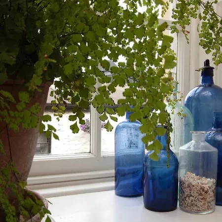 Willowhill House P43 Yk06 3* Minane Bridge