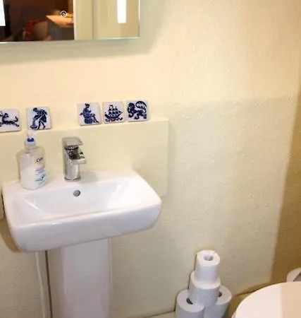 Willowhill House P43 Yk06 3* Minane Bridge